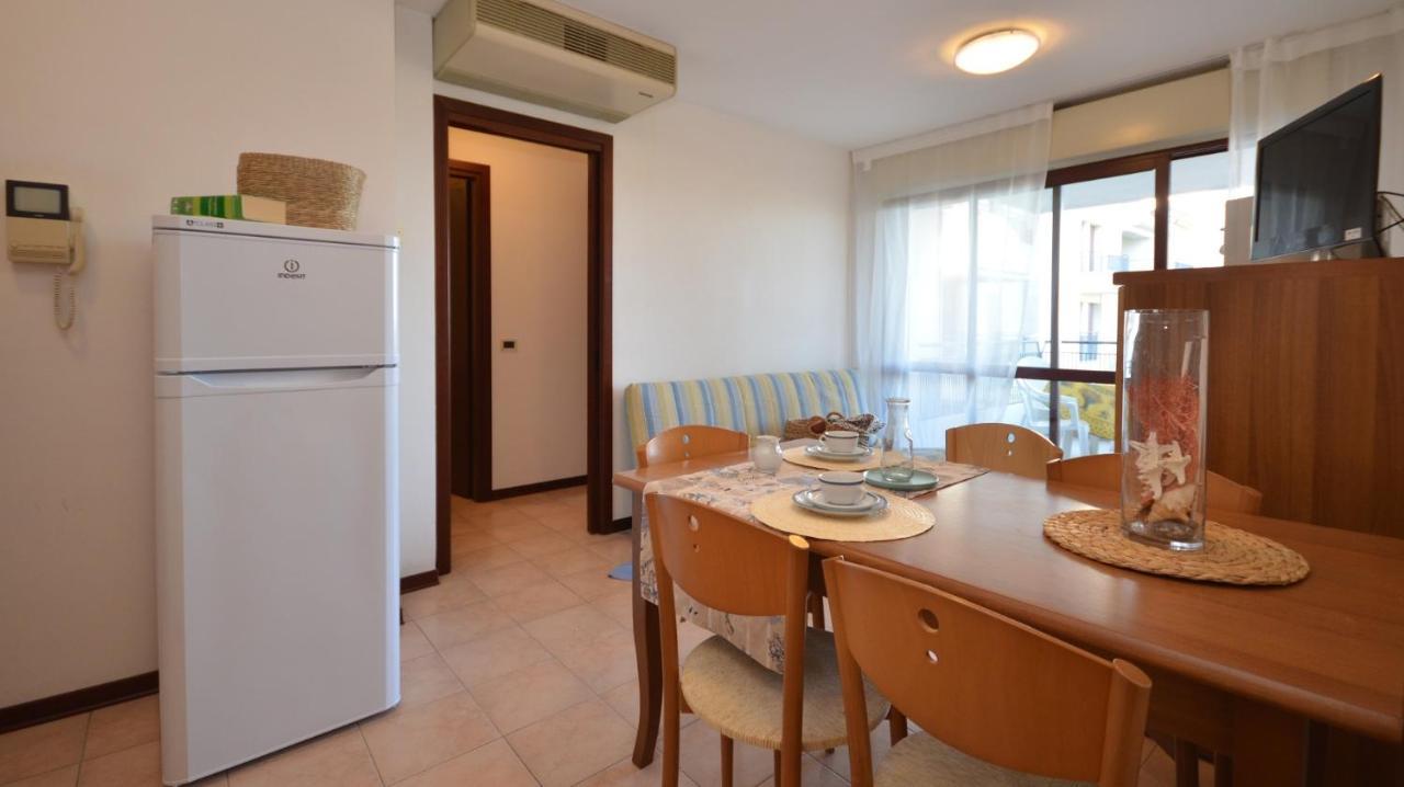 Residenza Porta Del Mare Lägenhet Lignano Sabbiadoro Exteriör bild