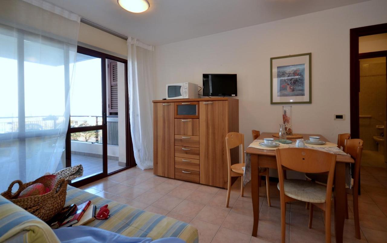 Residenza Porta Del Mare Lägenhet Lignano Sabbiadoro Exteriör bild