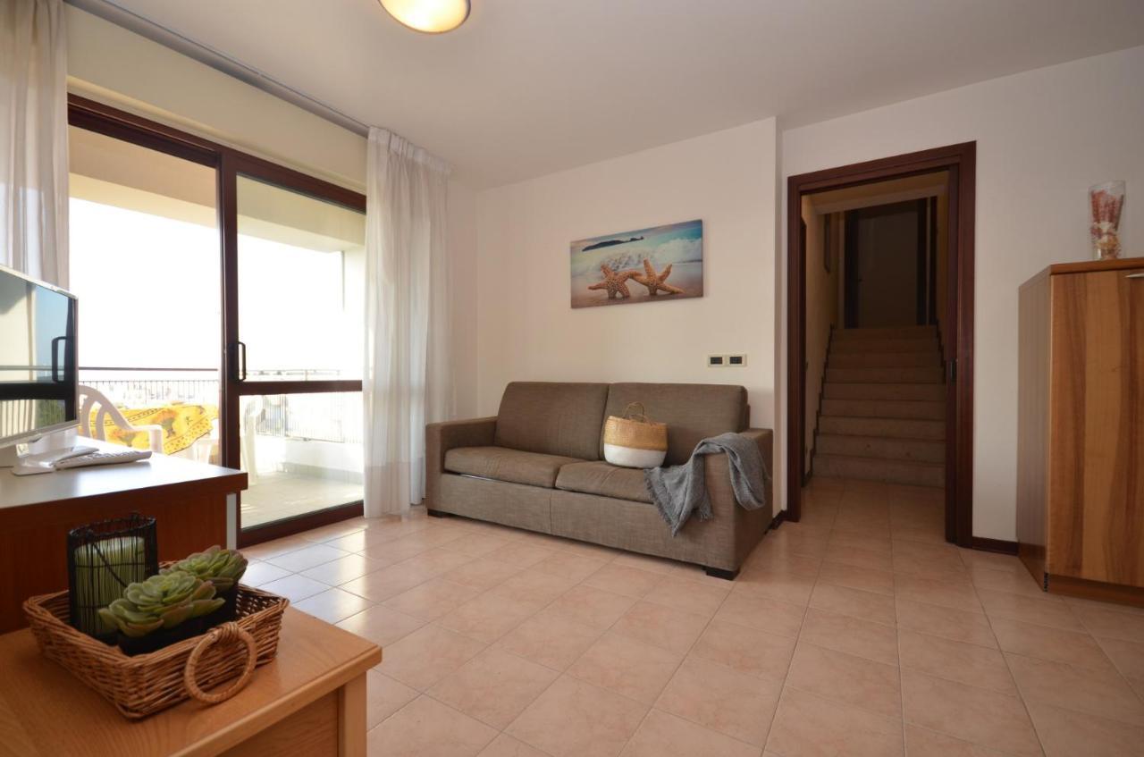Residenza Porta Del Mare Lägenhet Lignano Sabbiadoro Exteriör bild